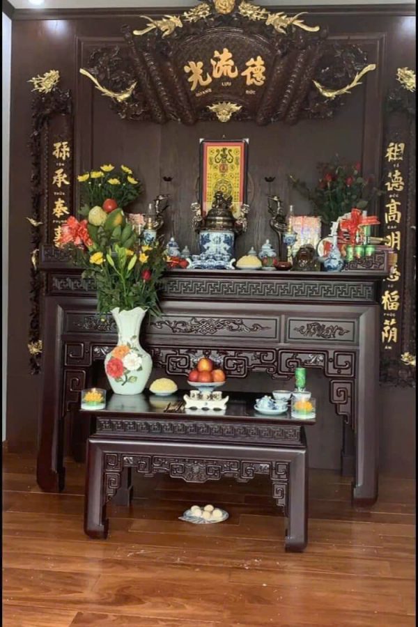 Bàn thờ gia tiên 01
