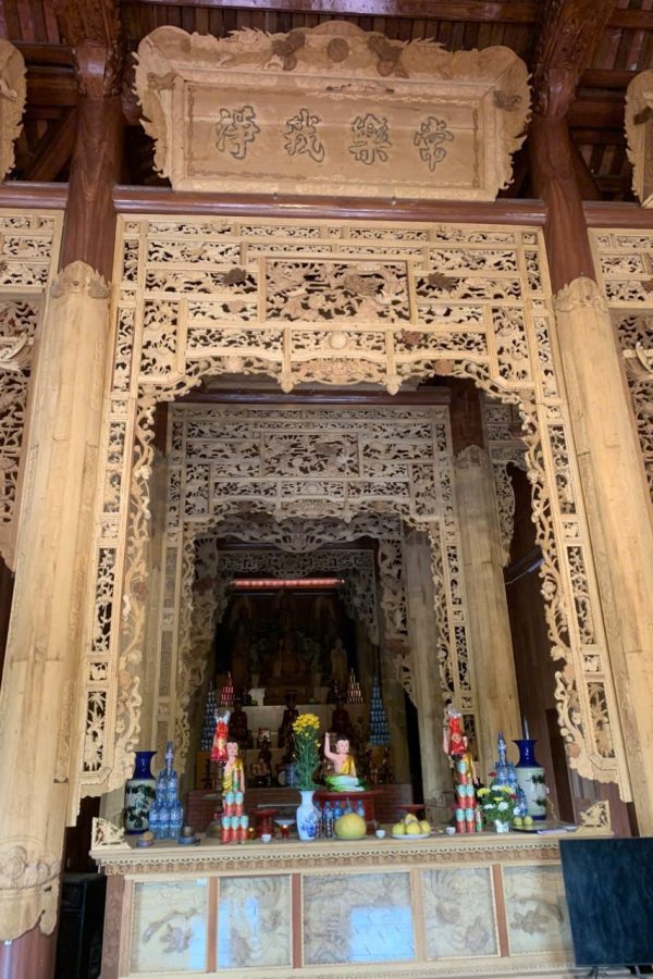Nội thất đình đền