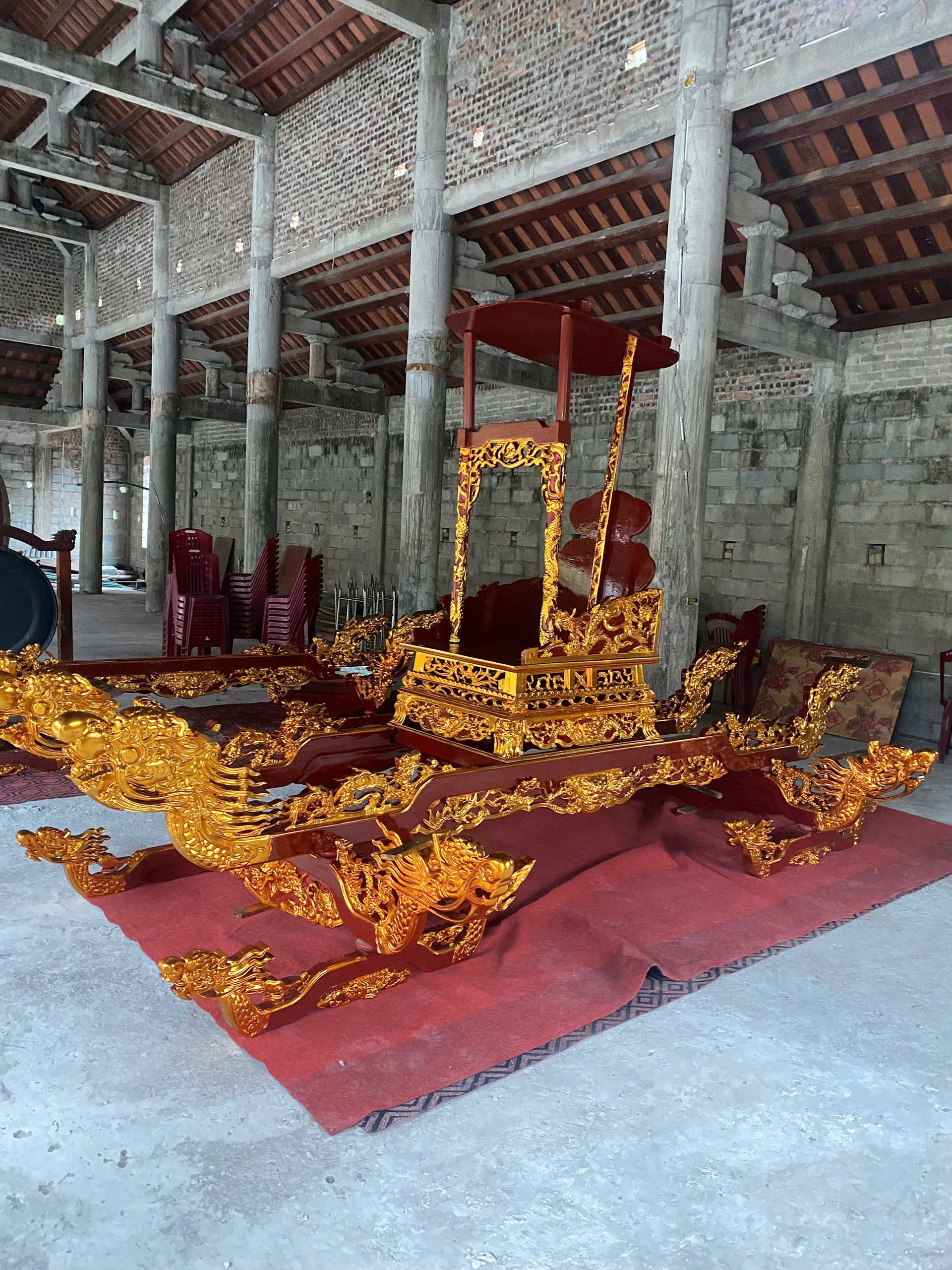 Nội thất đình đền 02